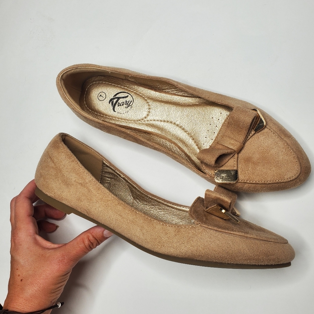 Trary’s Pointed Toe Bow Ballet Flats Tan NWOT